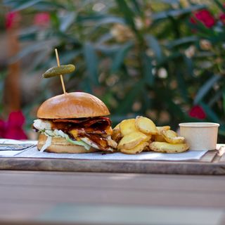 Бургер Японско пиле (400г)