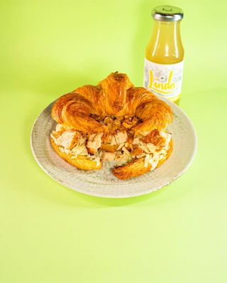 Croissant Salado + Bebida