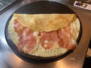 Crepe De Queso Y Jamón Serrano