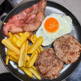 Plato De Dos Hamburguesas