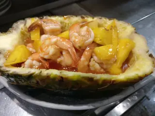 Gambas com Ananás