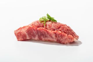 Nigiri wagyu aburi