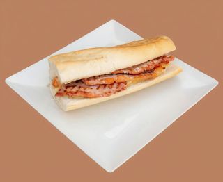 Bocadillo De Lomo Con Pimientos