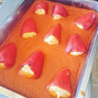 Pimientos Rellenos De Bacalao (4 Uds.)