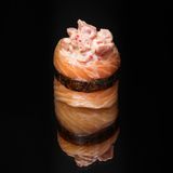 Sumo cu somon și ton- 90 grame – 1 bucată