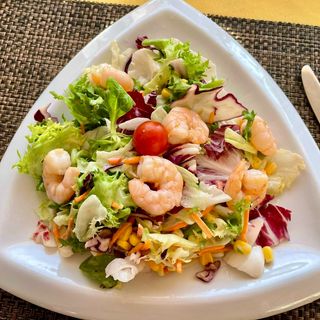 Ensalada Mixta con Gambas