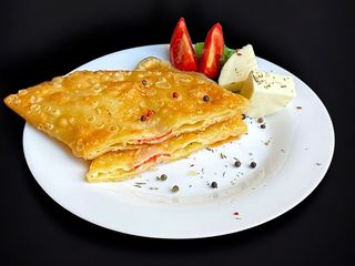 Сулугуні, томати, італійські трави (210g)