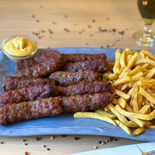 NOU!! Platou mici de casă, cu muștar și cartofi prăjiți