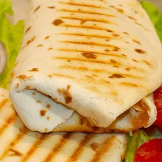 Kebab standardowy w cieście z samym mięsem i frytkami