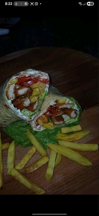 Tortilja sa pilećim pohovanim štapićima