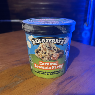 BEN&JERRY CARAMEL BROWNIE PARTY
