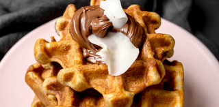 Gofre con chocolate y nata