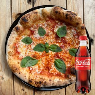 Pizza Margherita (ok. 32 cm, wegetariańska) + Coca-Cola 850 ml