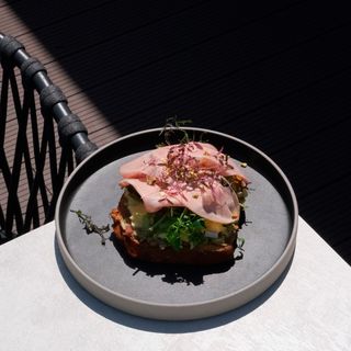 French toast cu mortadella