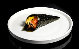 Te01. Temaki sake