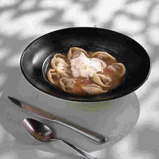 ხორცის პელმენის წვნიანი