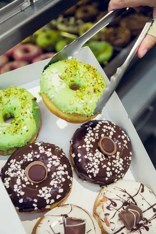 6 Donuts
