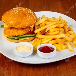 Menú De Hamburguesa De Pollo Supremo Con Patatas Fritas Y Bebida