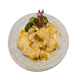 Пилешко филе със скариди, броколи, сладко чили и  годжи бери (450г)