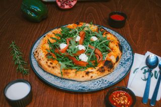 Pizza Nordica cu somon Gravlax Ø 32cm