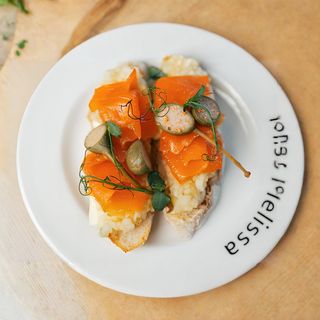 Брускети з лососем (145г)