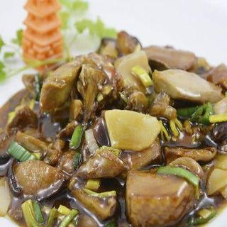 Pato Con Bambú Y Seta China