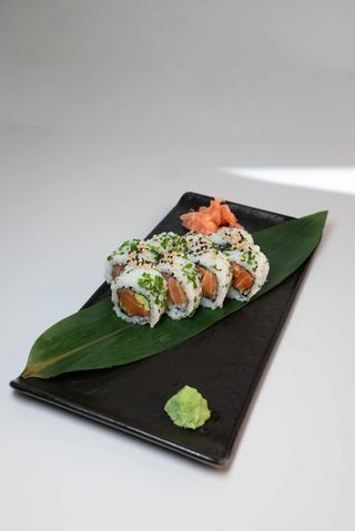 Uramaki Losos roll 8 komada
