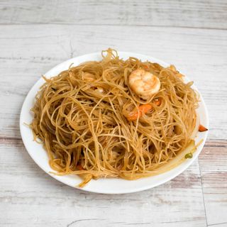 FIDEOS DE ARROZ  FRITO CON GAMBAS