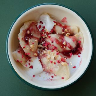 Варенці з вишнею