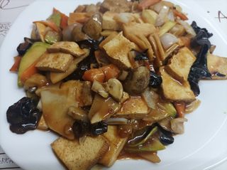 96. Тофу с бамбук и китайски гъби (600гр)