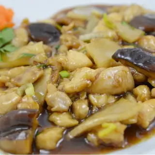 Pollo Con Bambú Y Setas Chinas
