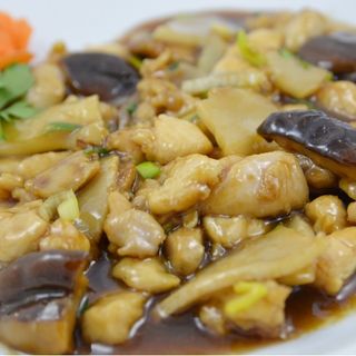 Pollo Con Bambú Y Setas Chinas