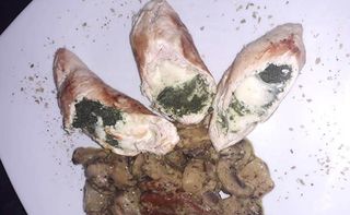 Punjena piletina sa mocarelom i spanaćem