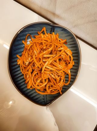 Spaghetti saltata con maiale