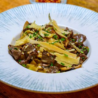 Tagliatelle cremoase stroganoff