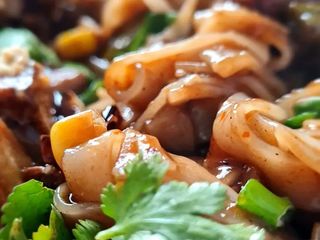 Овочі з Телятиною та Яйцем WOK (380g)