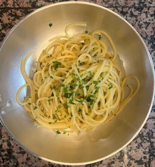 Spaghetti aglio olio e peperoncino