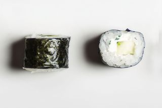 Hosomaki Philadelphia, cetriolo e cipollotto