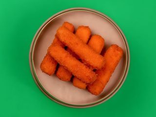 Сирні палички з соусом (120/30г)