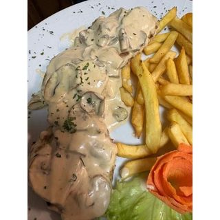 Medaljoni u sosu od šampinjona