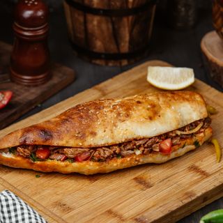Pizza Calzone 4 Saisons