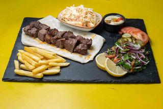 Frigărui de berbecuț la farfurie