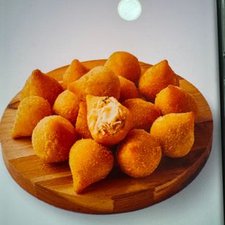 10 unidades de mini Coxinhas de frango 