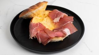 Komplet lepinja sa pršutom