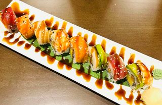 Uramaki Roll Rainbow (8 Uds.)