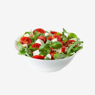 Salata cu telemea si legume