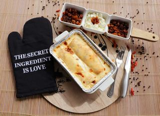 Clatite cu branza dulce si stafide la cuptor 