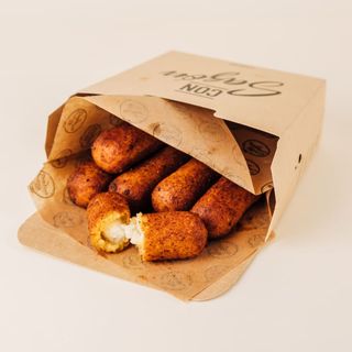 Deditos de Plátano Relleno de Queso