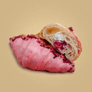 Круассан Клубника со сливками