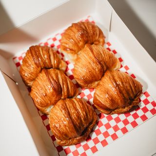 12 Medialunas Clásicas